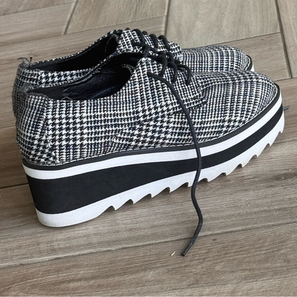 Madden Girl Shoes - Madden Girl Marshall Black and White Houndstooth Platform Derby Shoes